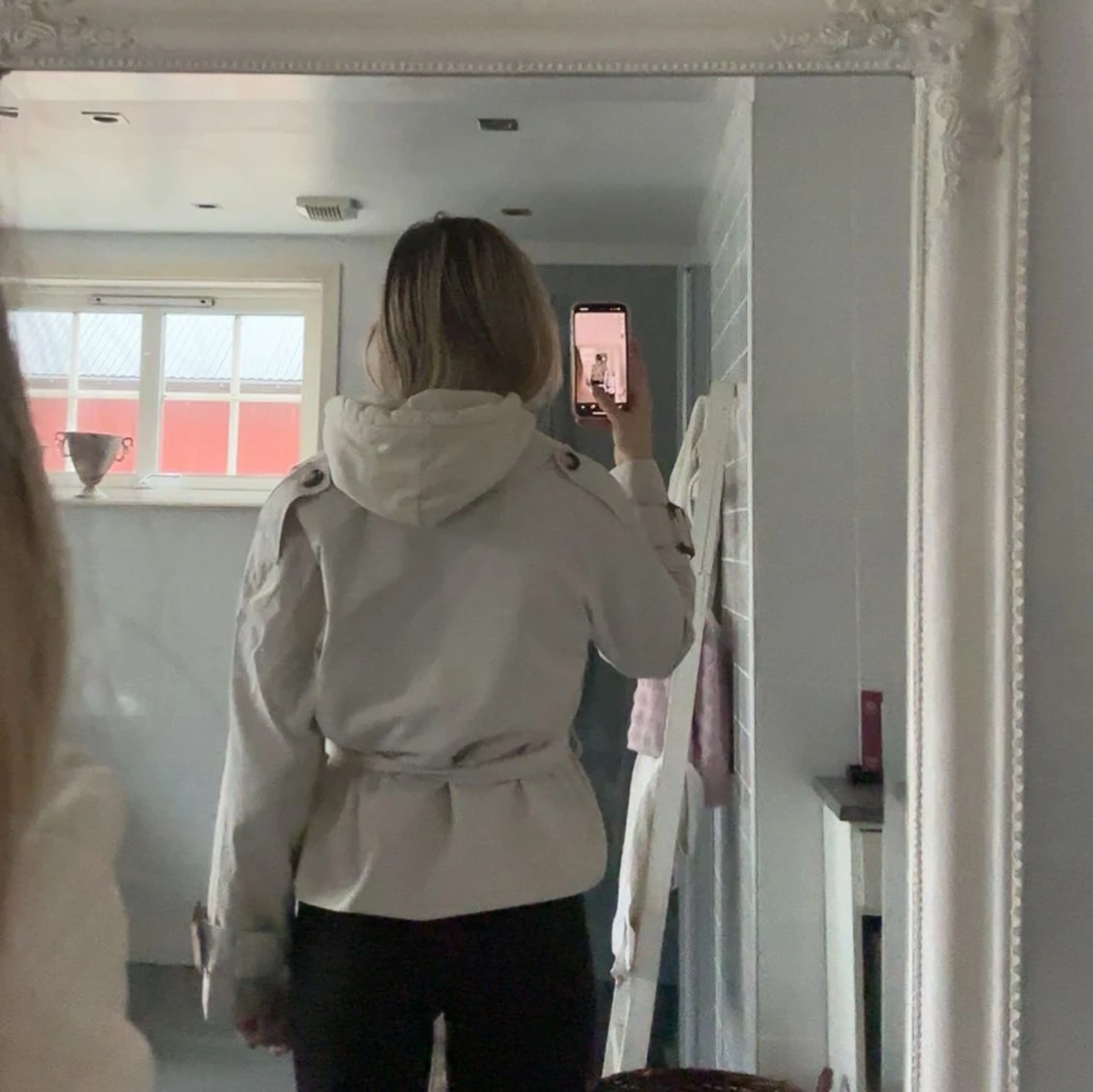 Kort beige trenchcoat  - 2