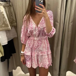 Rosa klänning zara - Så fin klänning från Zara