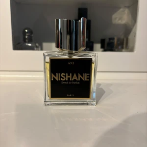 Nishane Ani Extrait de Parfum - Säljer min nishane ani, har boxen kvar.