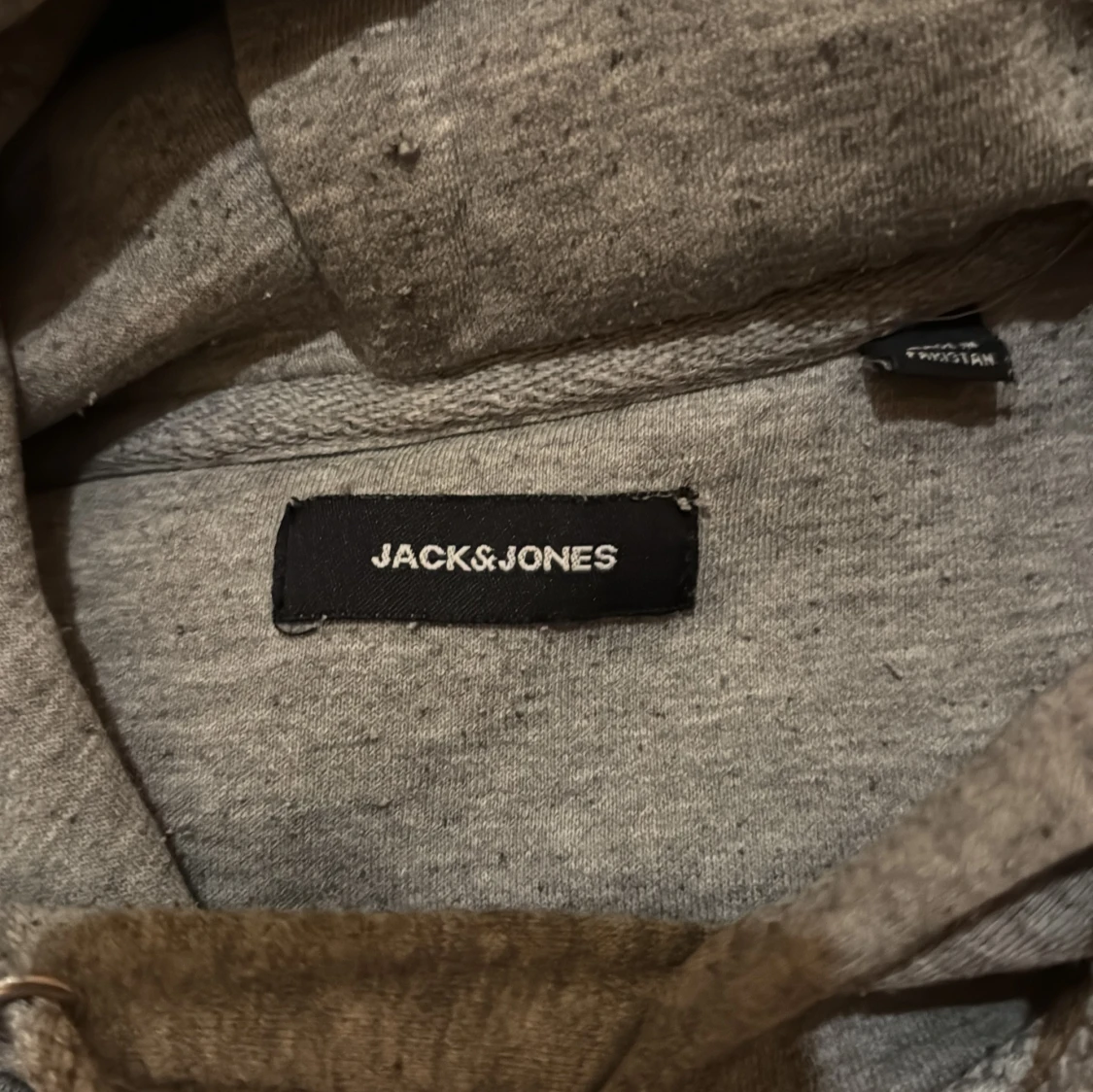 Grå hoodie från Jack & Jones - 2