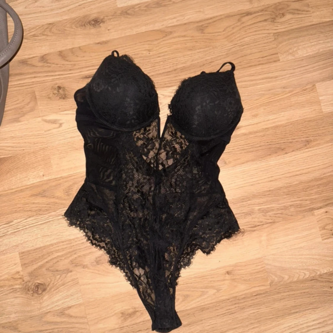 Svart spetskorsett från H&M