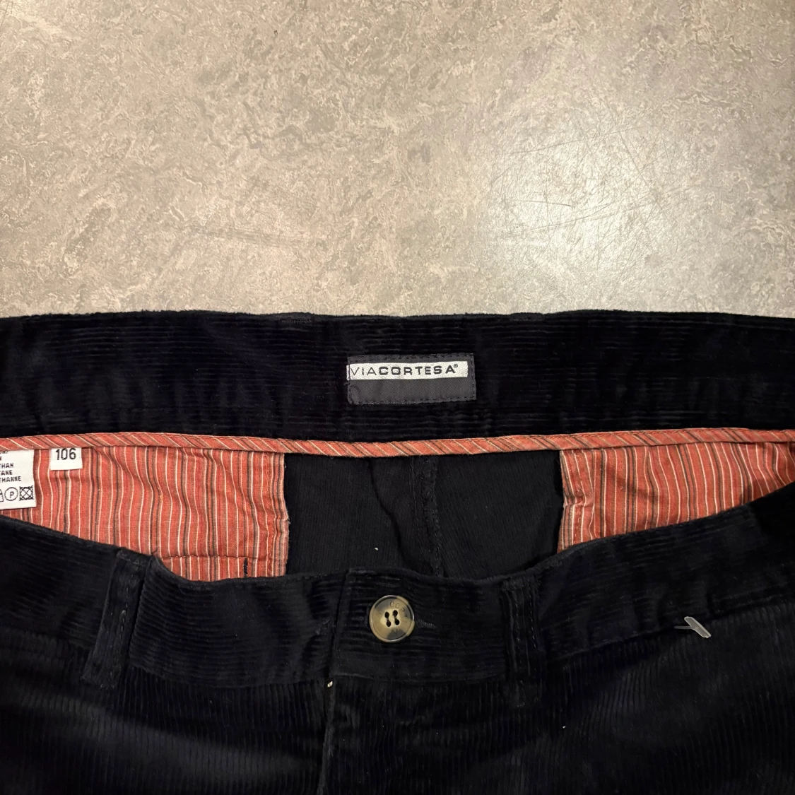 Svarta manchesterbyxor från Via Cortesa - 2