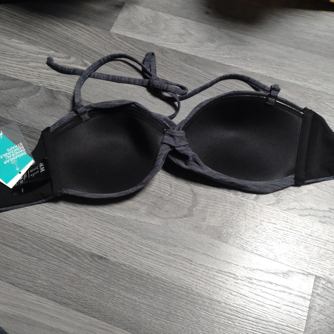 Ny sexig, mörkgrå bikiniöverdel från H&M - 1