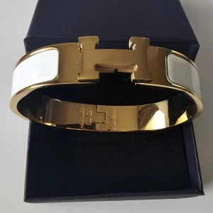 Armband  - Lyxig armband I rostfritt stål 