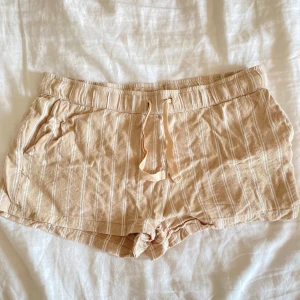PYJAMASSHORTS - Beige mini pyjamas shorts!🩷