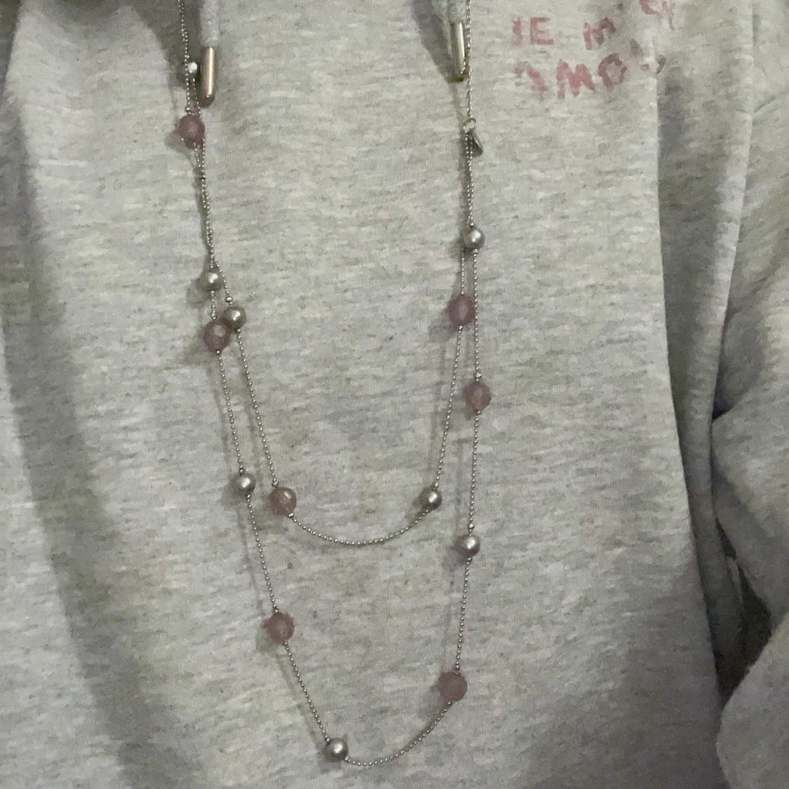 Långt halsband från LBVYR med pärlor - 2