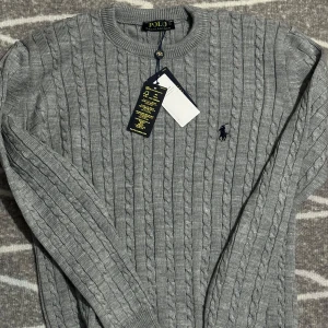 Polo Ralph lauren - Storlek S men passar M också. Priset kan diskuteras.