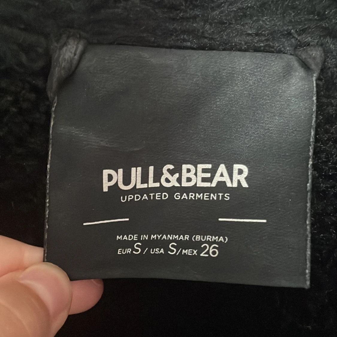 Svart pälsjacka från Pull&Bear - 1