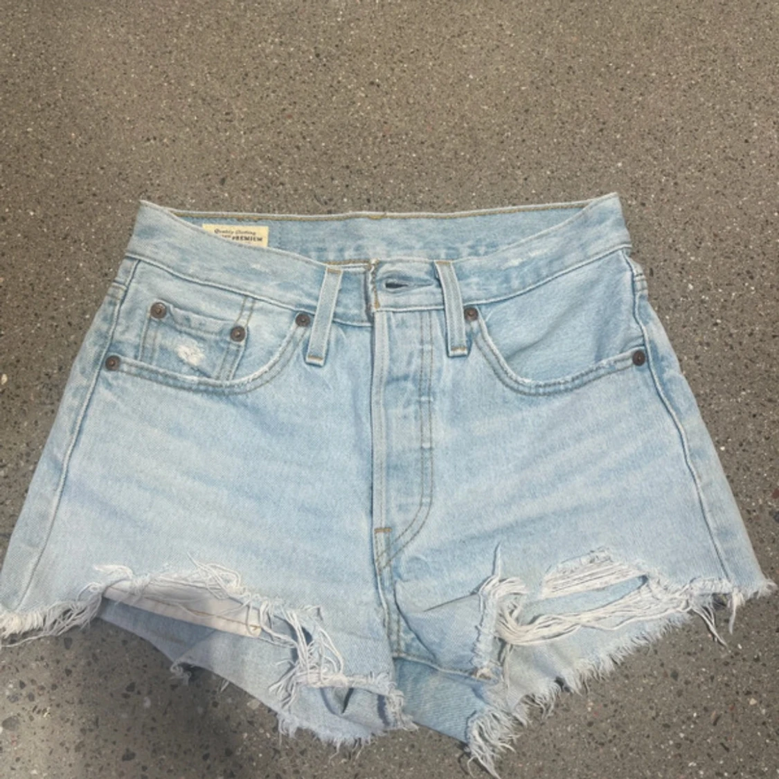 Levi's 501 ljusblå jeansshorts