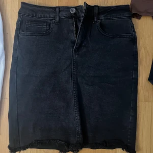 Svart jeanskjol - Svart jeanskjol från Vero Moda 