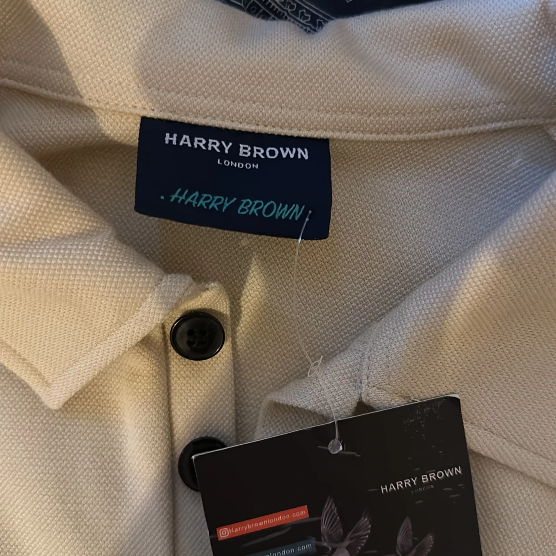 Beige pikétröja från Harry Brown - 2