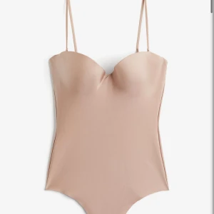 Hm body knappt använd  - Hm body slutsåld 75B