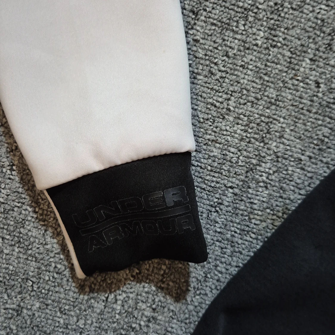 Vit zip hoodie från Under Armour  - 3