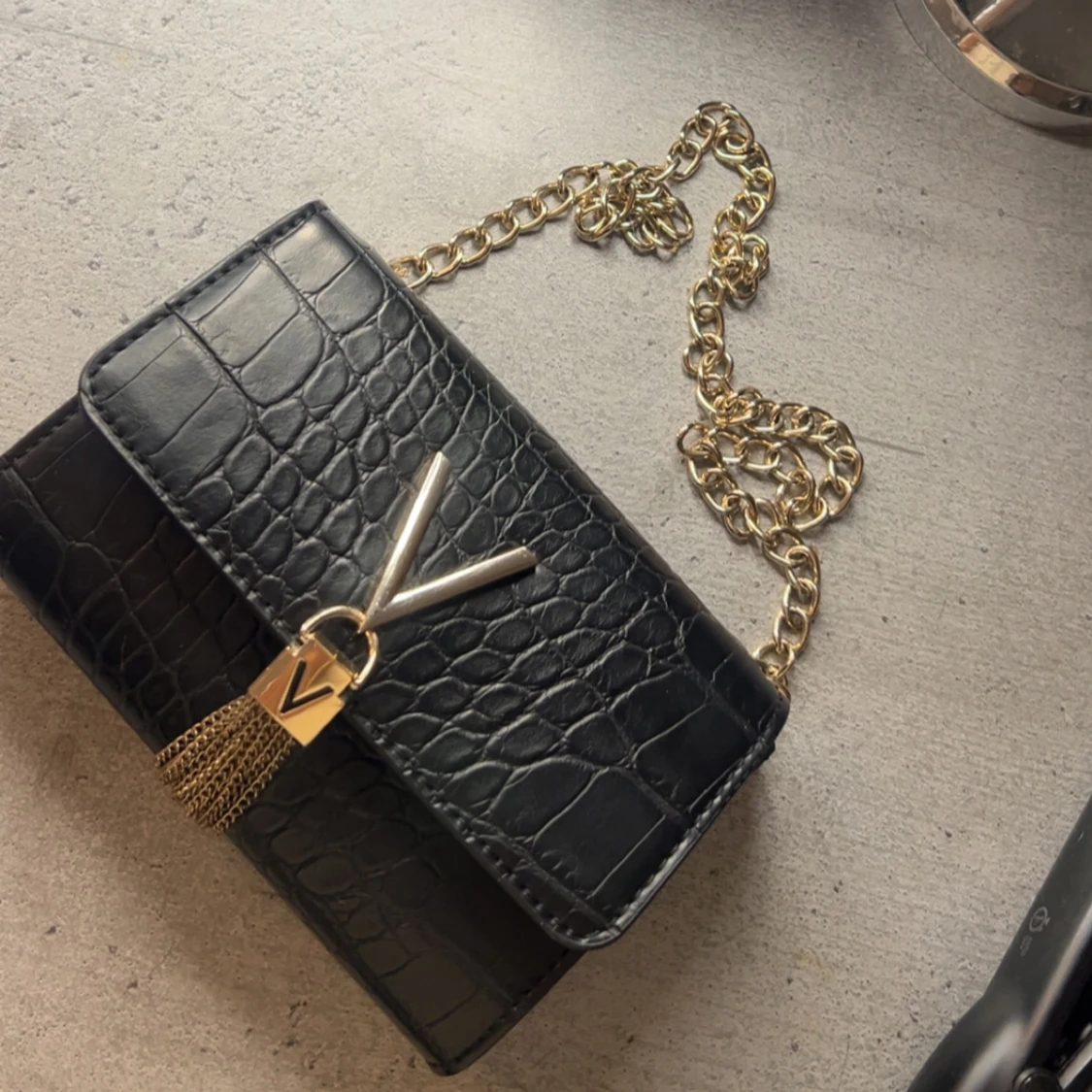 Mario Valentino Svart Axelremväska 