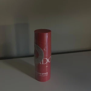 Isadora Blush Stick - 🌹Oanvänd 🌹Plastskydd kvar 🌹Färg: 44 Coral Blush