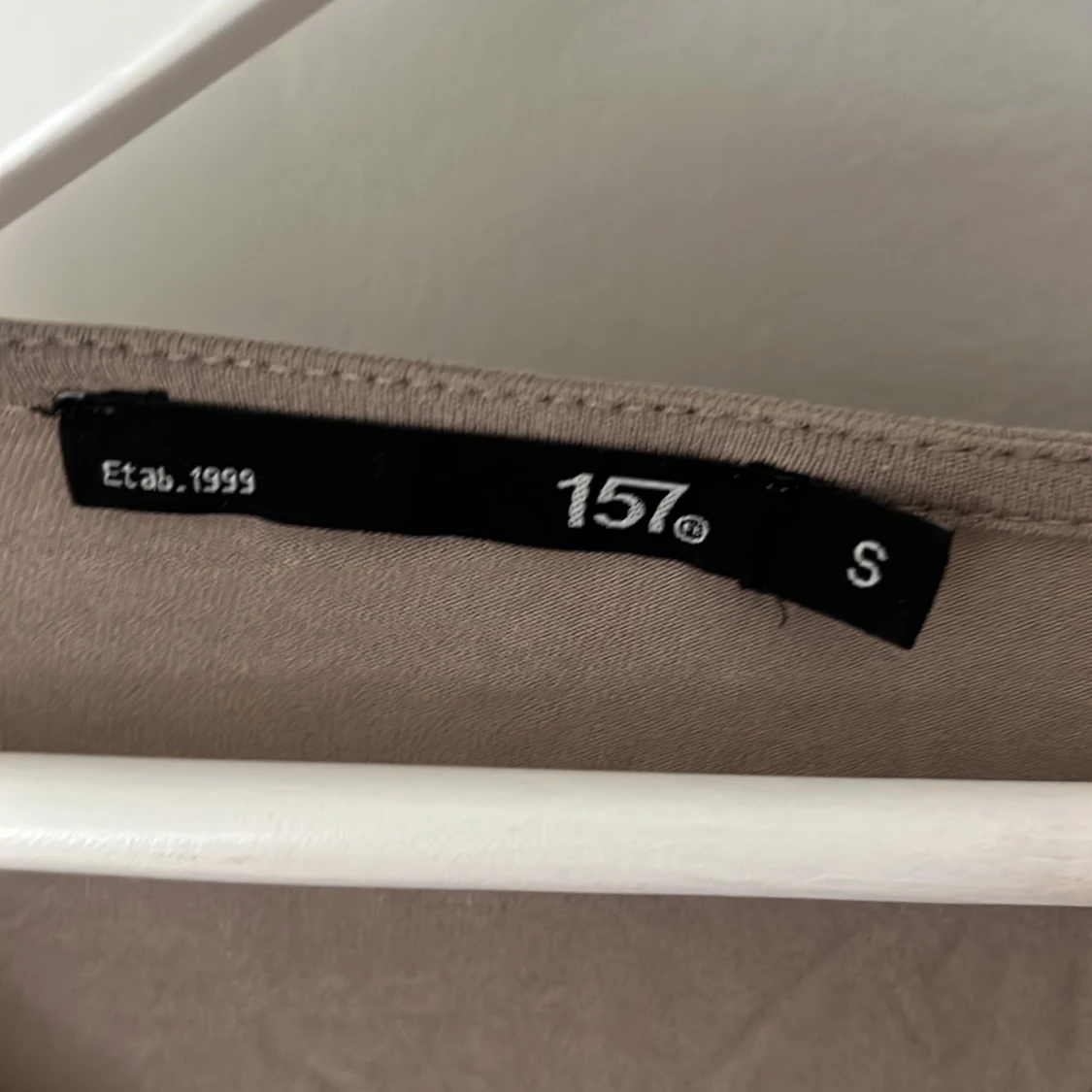 Beige långärmad topp från 157 - 2