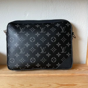 Väska  - Tvär fett väska inför sommaren 