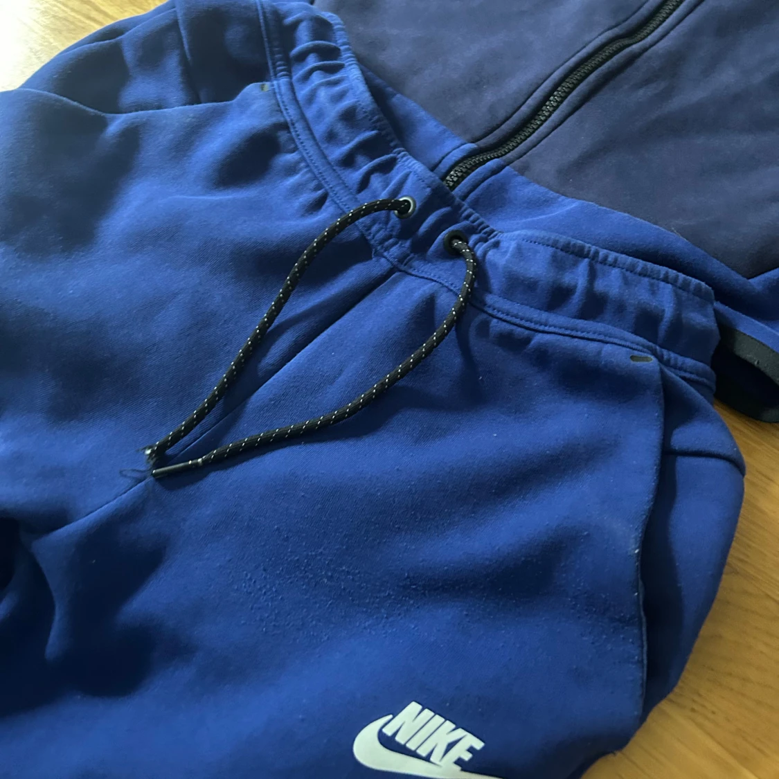 En blå nike tech skit snygg storlek S-M vuxen är inte helt säker på storlek  - 3