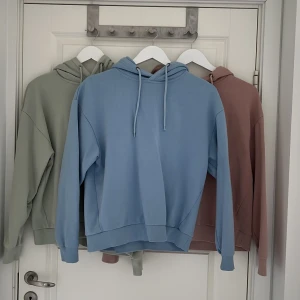 Hoodie👕 - Fina hoodies i storlek S💕💕    50kr/st 