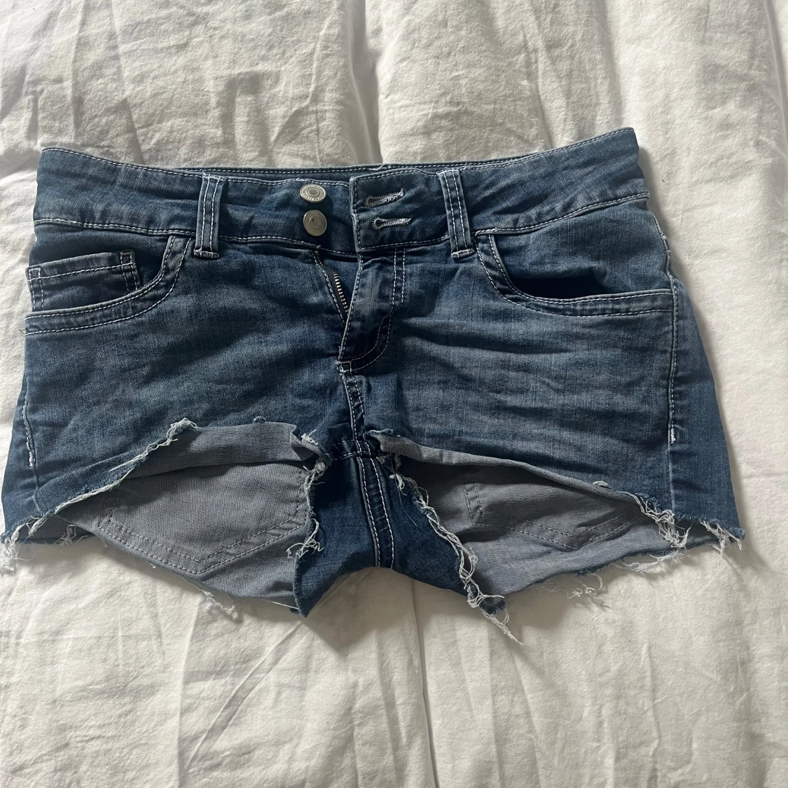 Blå jeansshorts från Nelly  - 1