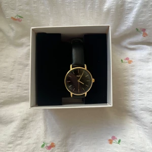 Regal klocka  - Helt ny klocka från Regal💞 batteriet i funkar fortfarande 😊