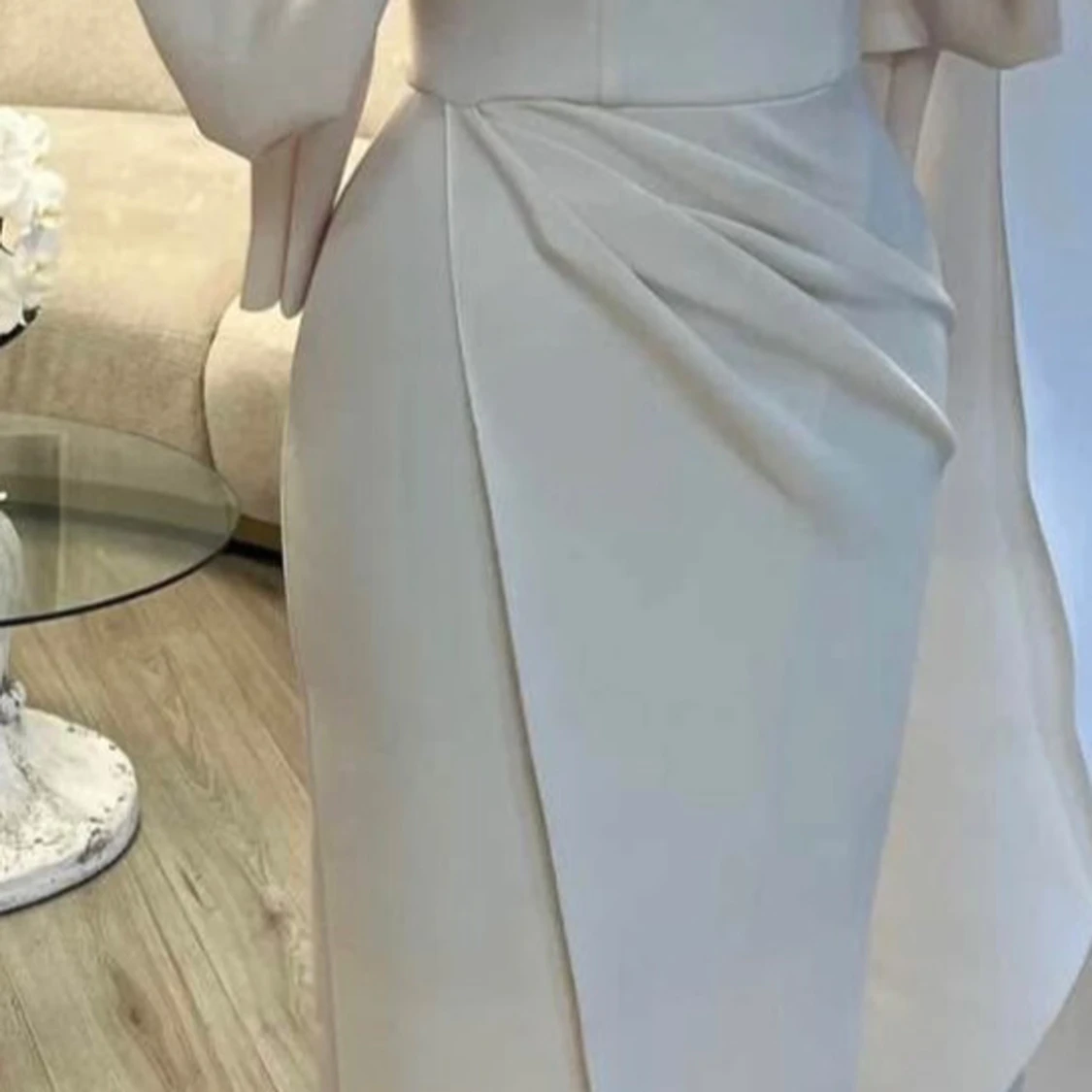 Beige långklänning med puffärmar