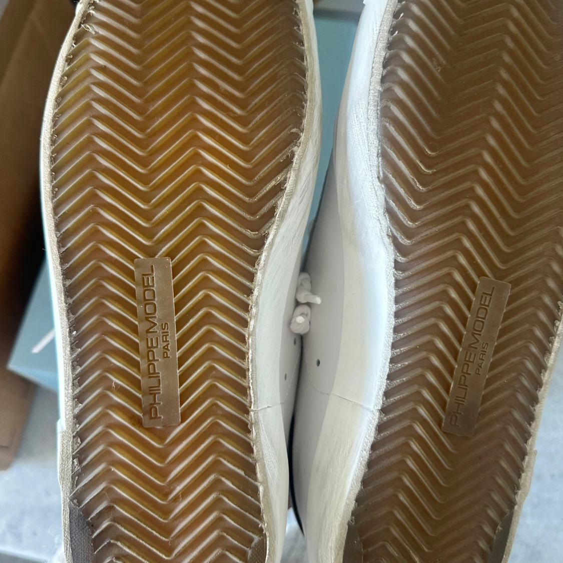 Philippe Model vita sneakers med leoparddetalj - 3