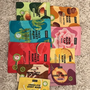 Sence ansiktsmasker och läppmask - Ett färgglatt kit med sheet masks från Sence, inklusive ansiktsmasker med avokado, sjögräs och vattenmelon, underögonmasker med citron och kaffe samt en läppmask med plommon. Perfekt för dig som vill boosta huden med fukt och fräschör. Alla masker är i smidiga engångsförpackningar.