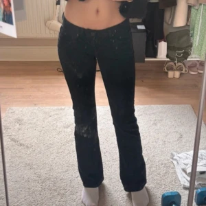 LTB jeans  - Jättefint skick i storlek 24/30! Köpte på Vinted men de var tyvärr för små därav säljar jag de
