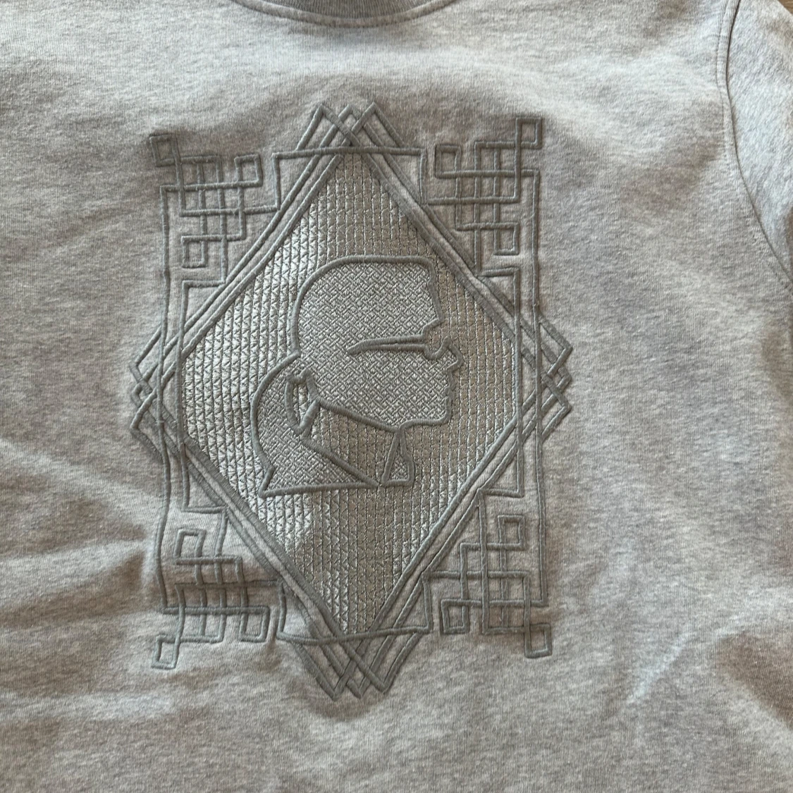 Grå tröja med plisserad nederdel Karl Lagerfeld - 1