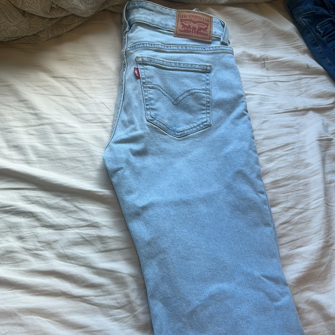 Levi's Superlow Flare ljusblå jeans aldrig använda ! - 1