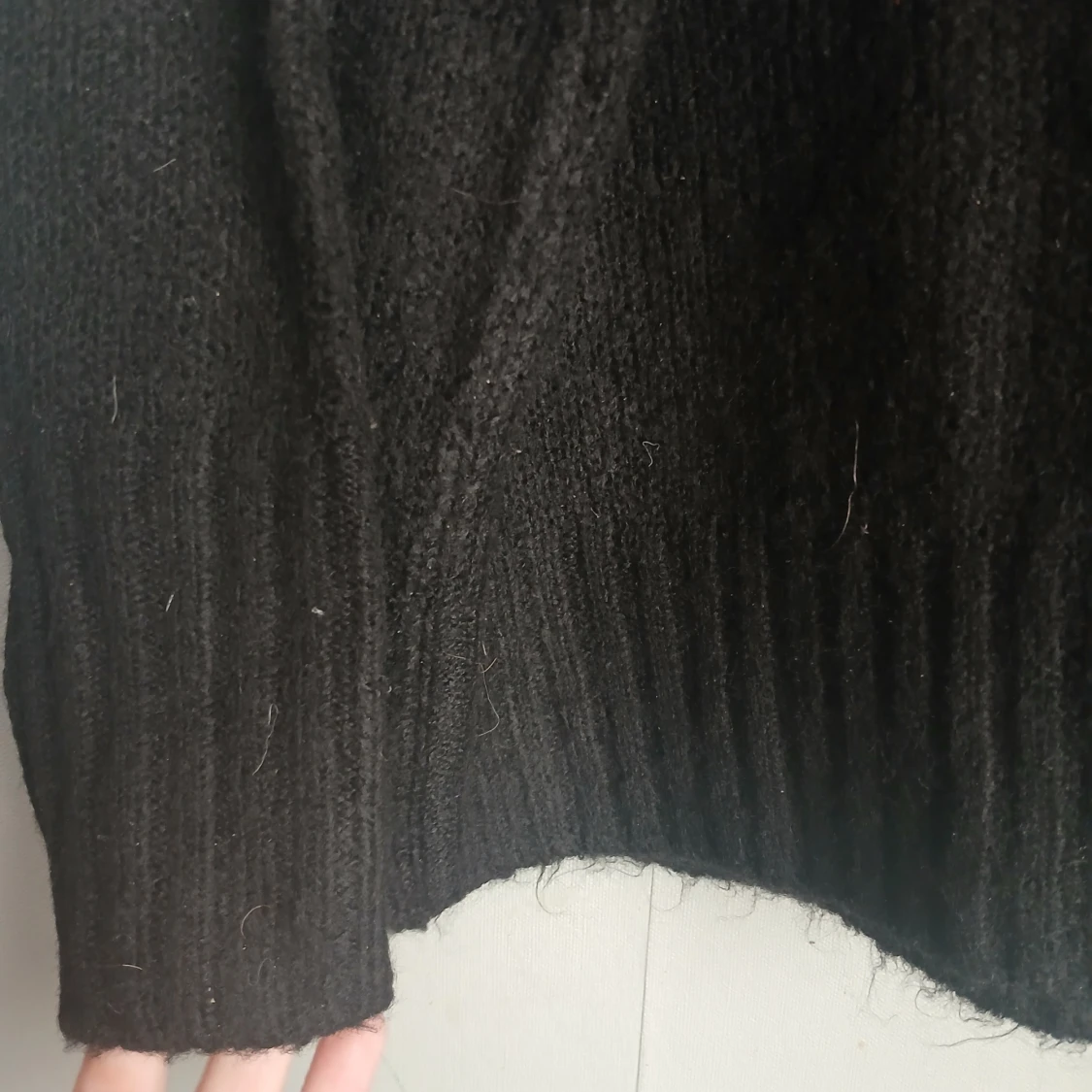 Oversize svart polotröja – mysig & stilren! 🖤 - 2