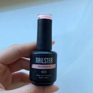 Nailster Liquid Builder Gel 423 - Nailster Liquid Builder Gel 423 ”Bella” ALDRIG ANVÄND. Nypris: 179 kr