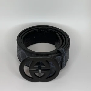 G bälte mörkblå - Helt nya bälten finns i fler färger, modeller, märken i vår profil! Postar samma dag eller dagen efter som max! 