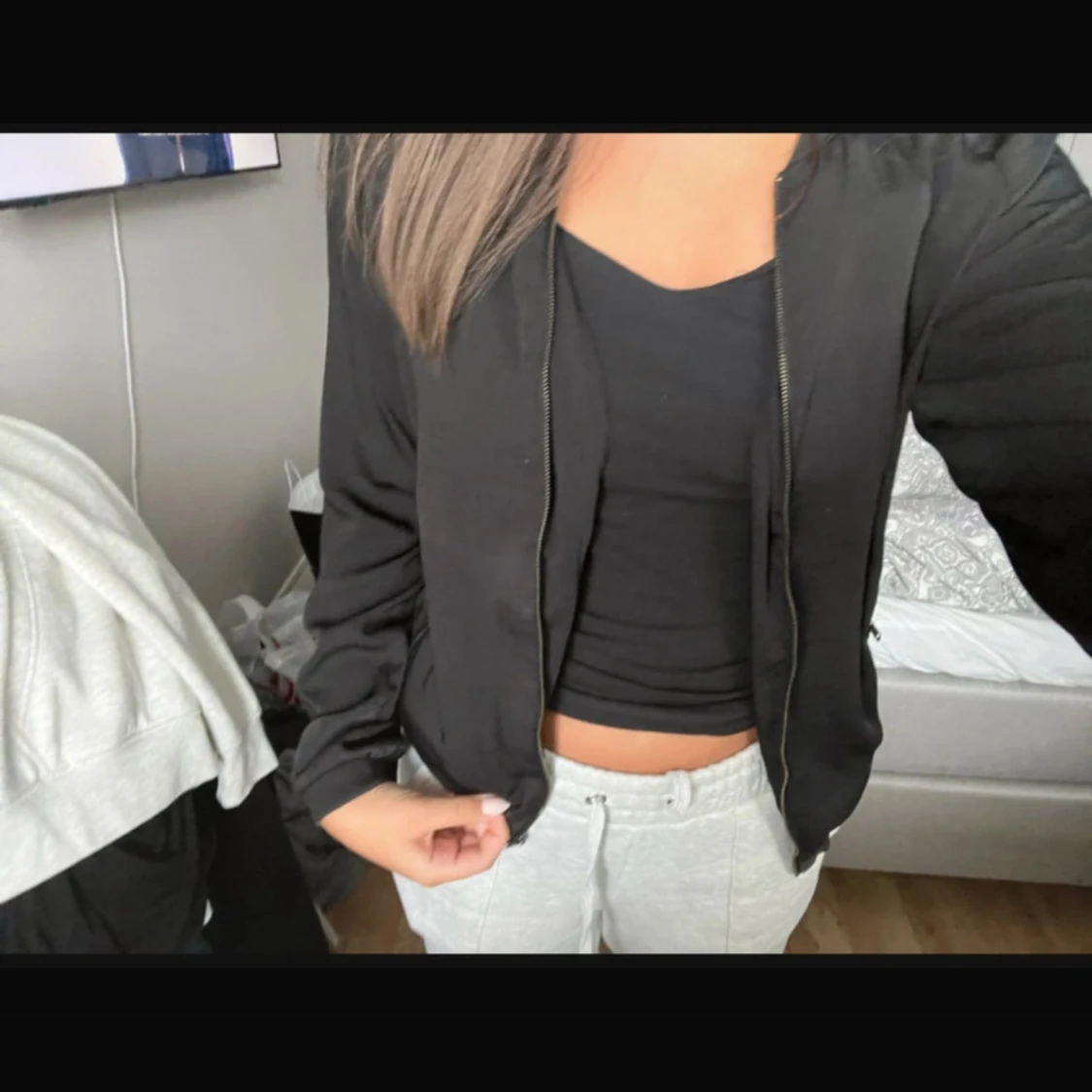 Svart jacka med dragkedja - 2