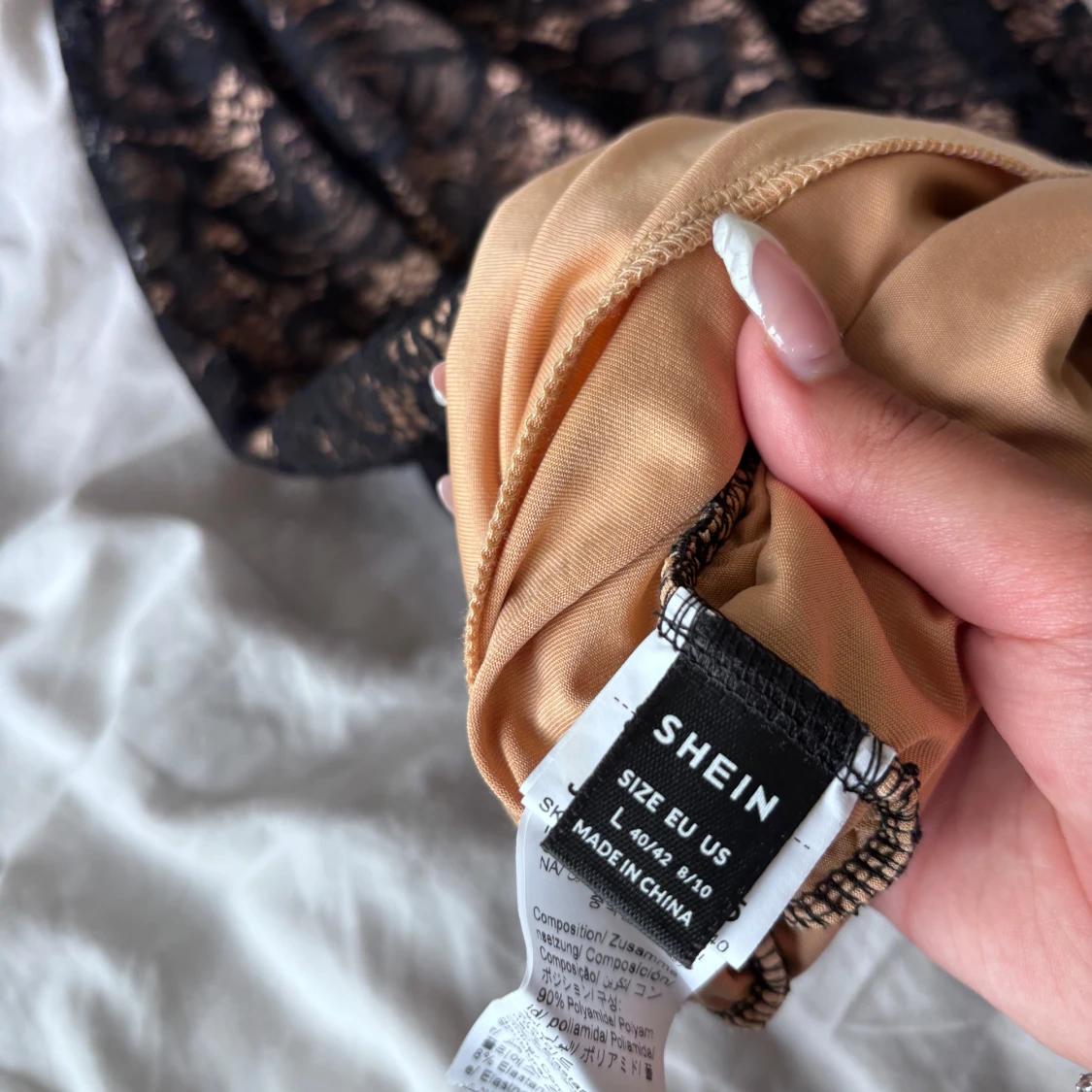 Svart spetsklänning från SHEIN - 2
