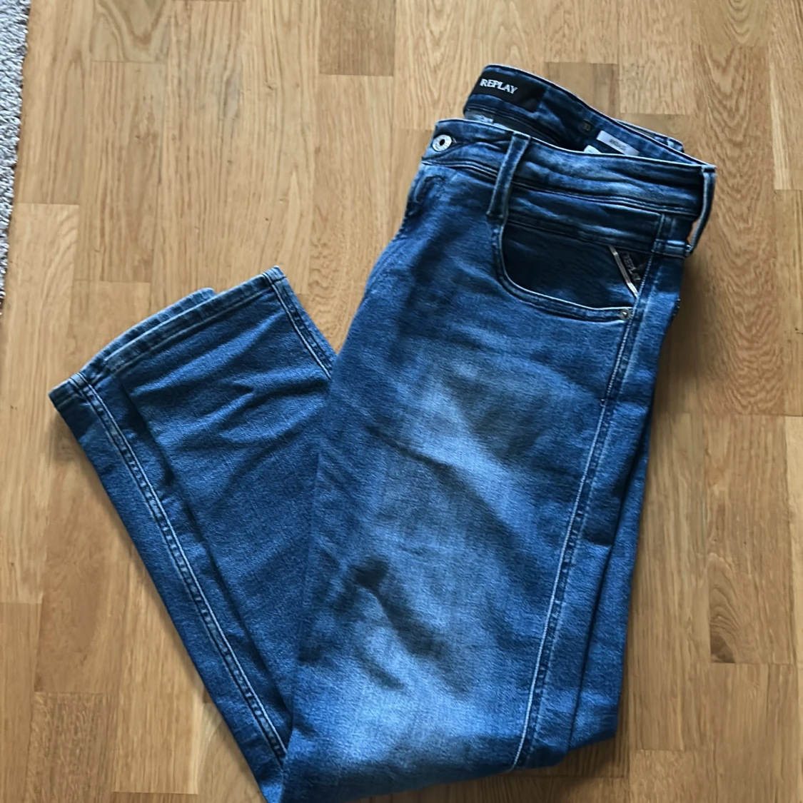 Blå jeansbyxor från Replay