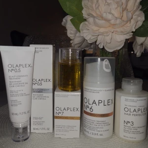 Olaplex-kit – No.0.5, No.3, No.6, No.7 – Oanvänt & oöppnat! - Säljer oanvänt Olaplex-kit: No.0.5, No.3, No.6 & No.7 – alla i originalförpackning! Perfekt för dig som vill vårda håret med salongskvalitet. Fått via presenter & kits. Upphämtning i Göteborg eller snabb frakt. Först till kvarn!
