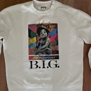 Vit/cream sweatshirt The Notorious B.I.G. - Priset är ej hugget i sten!                                     Size S/M men oversized. Passar L bättre 