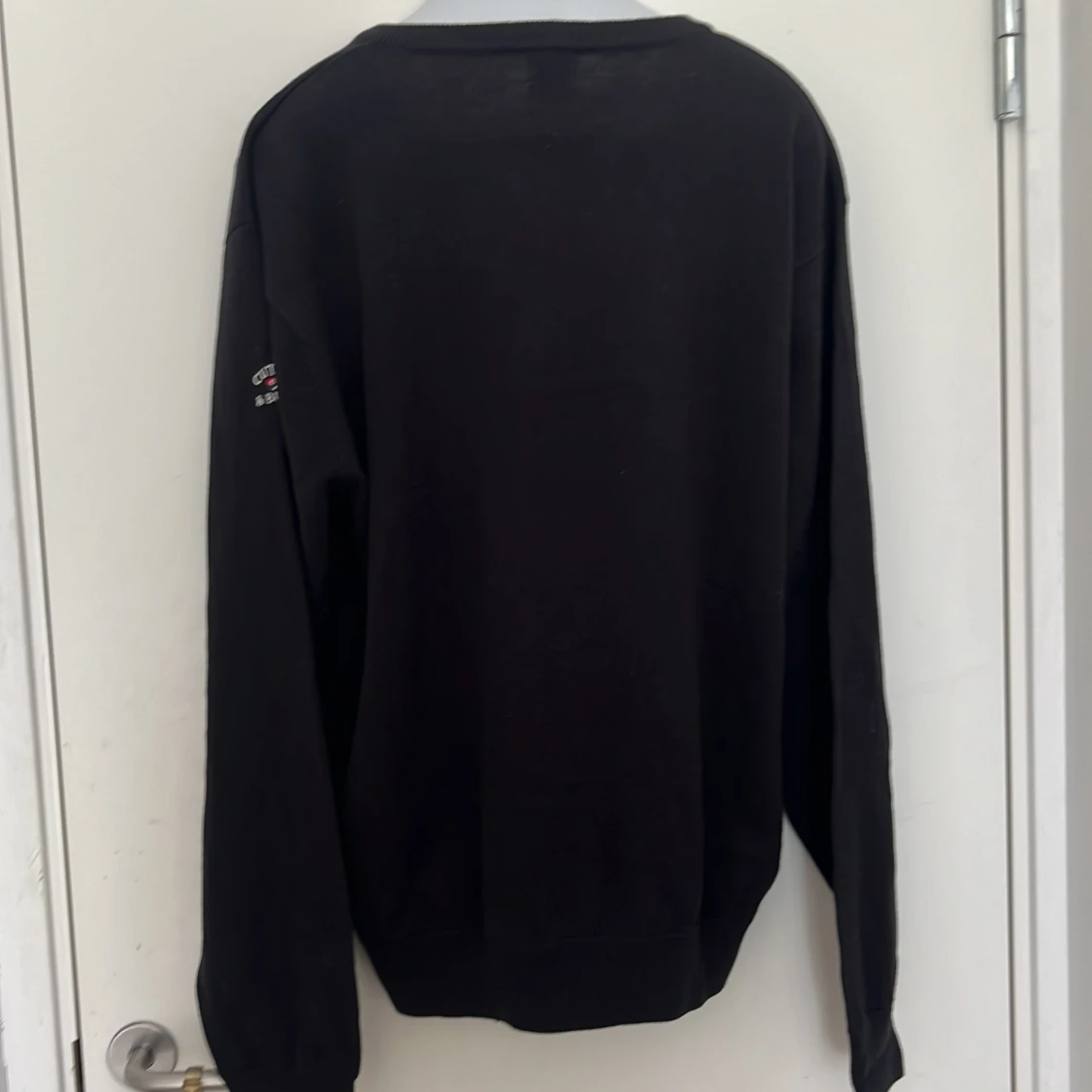 Svart tröja från Cutter & Buck - 1