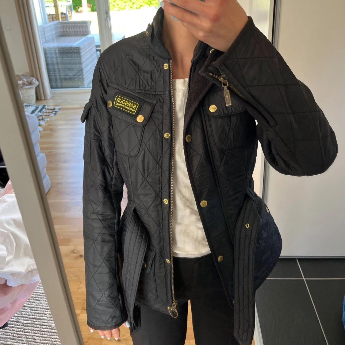 Svart quiltad jacka från Barbour International - 2