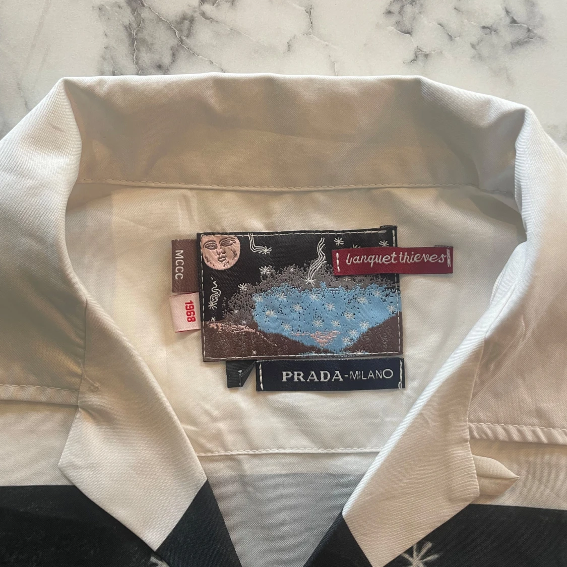 Mönstrad kortärmad skjorta från Prada x Banquet Thieves - 2