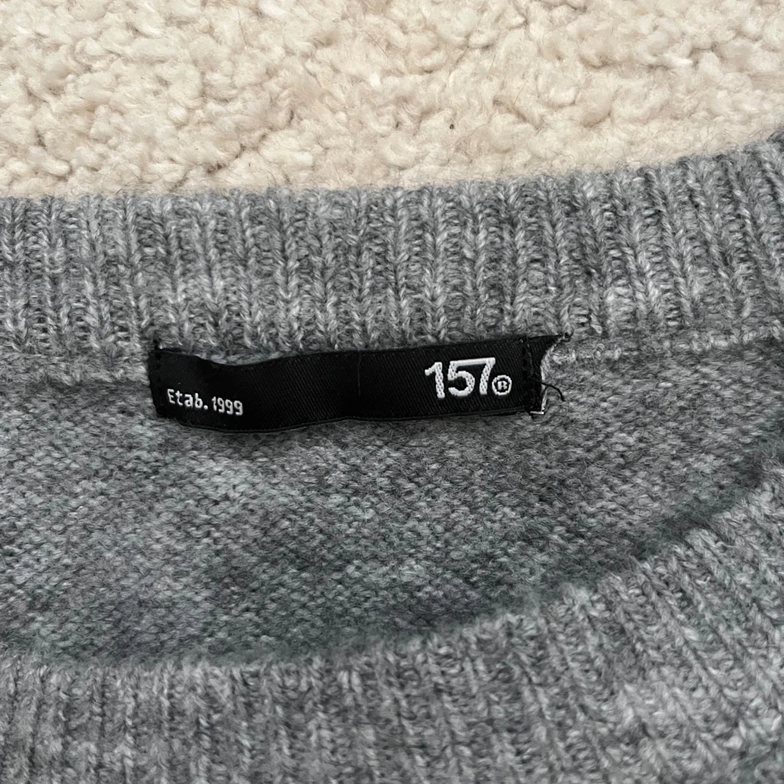 Grå stickad tröja från Lager 157 - 1