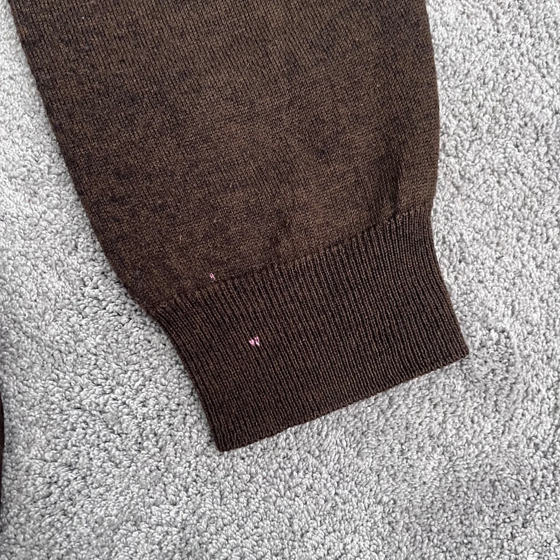 Brun stickad tröja - 3