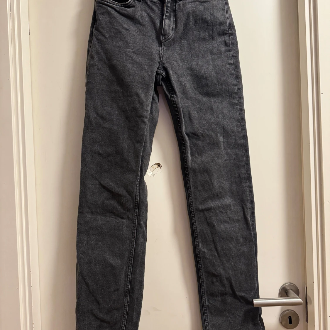 Svarta raka jeans - 2