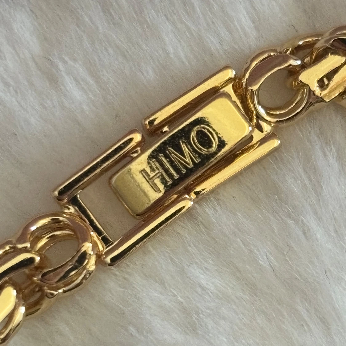 Guldfärgat halsband från HIMO - 2