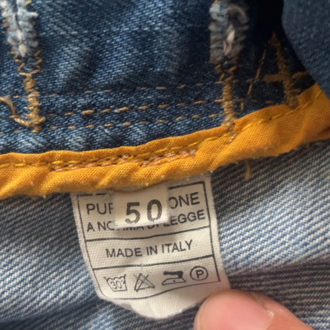 Blå slitna jeans från Burberry - 4