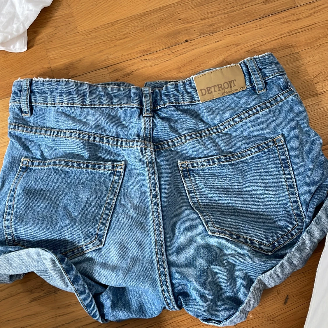 Blå jeansshorts från Lindex - 2
