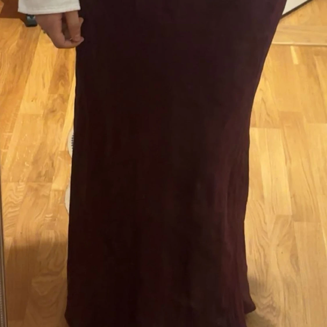 Vinröd långklänning i sammet - 1