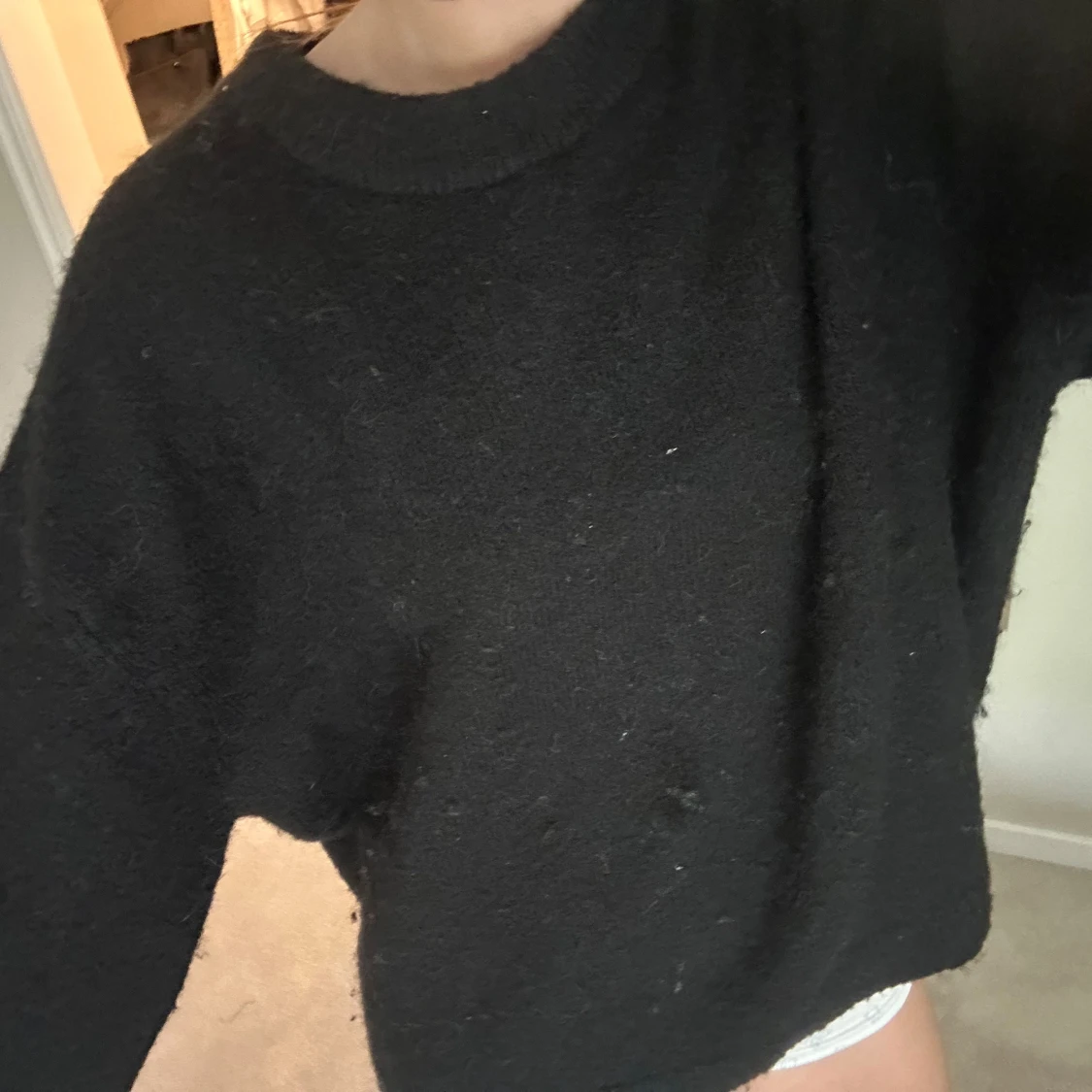 Svart stickad tröja - 1